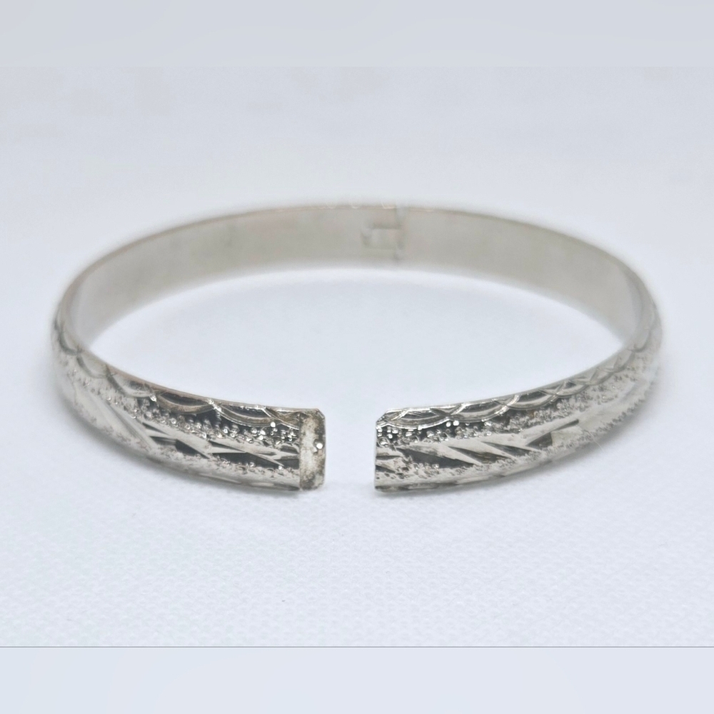 Vintage Silver Tone Etched Bangle Bracelet Floral Scroll Design - Picture 6 of 9